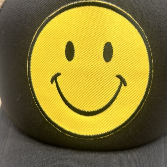 Smiley face hat aviator trucker - Picture 4 of 6